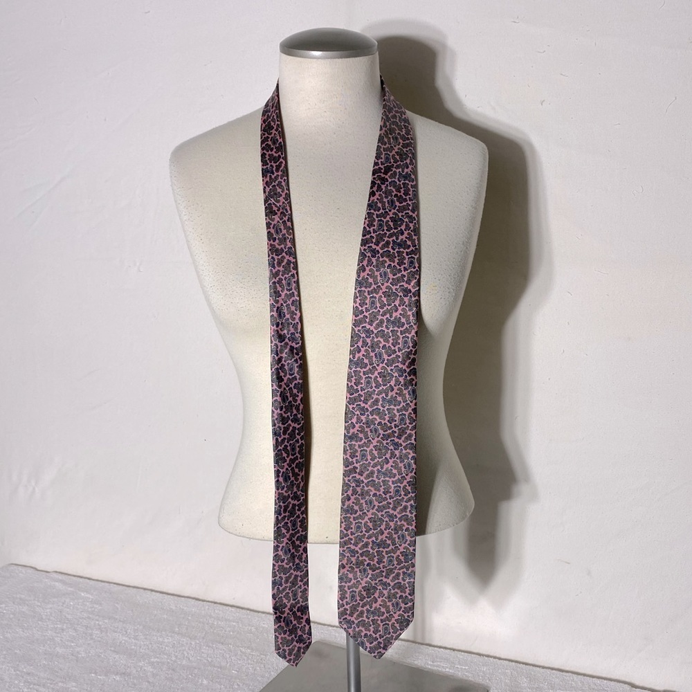 Vintage Harry Rosen Pink Paisley Silk Tie